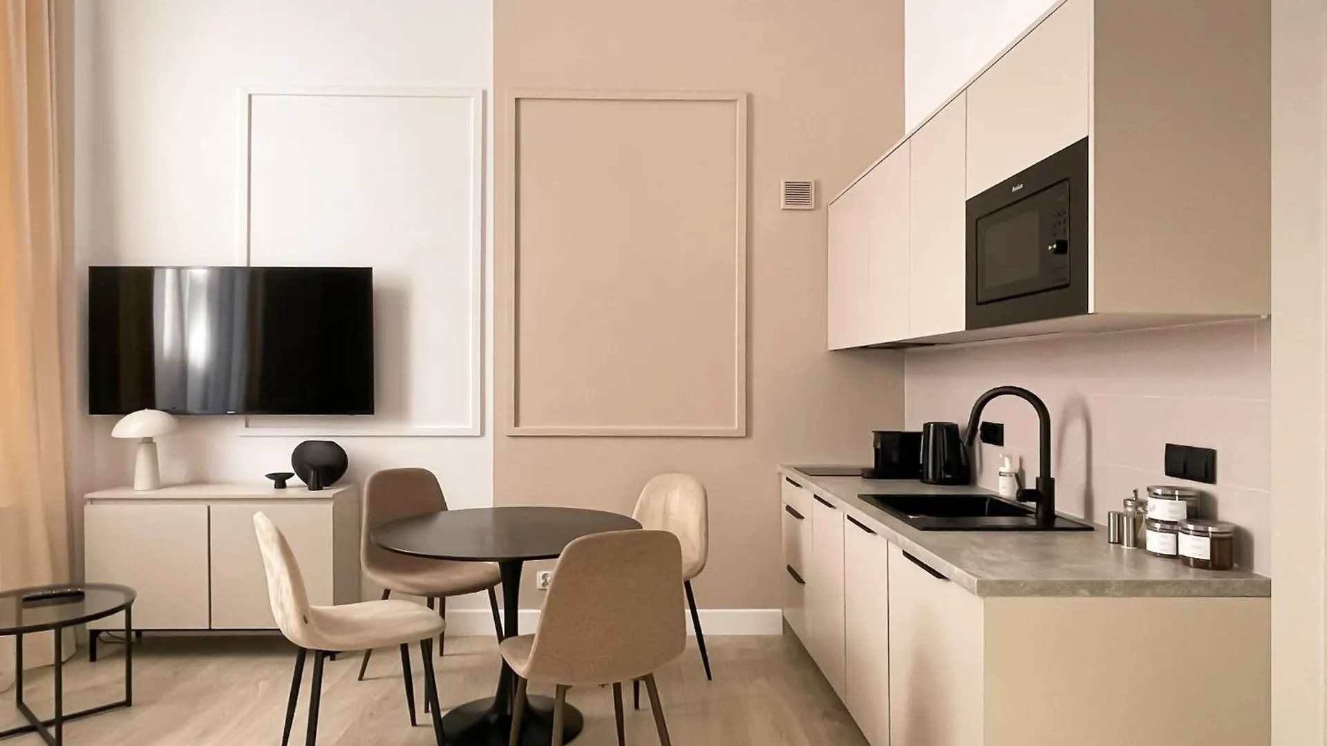 Visiting Apartments - Leszczynskiego Wrocław 0*,  Polónia